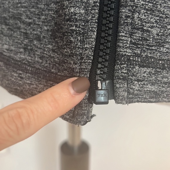 Lululemon bundle set of 5 -Define Jacket Luon, Scuba full-zip, crop jacketSize 8 - Picture 10 of 10